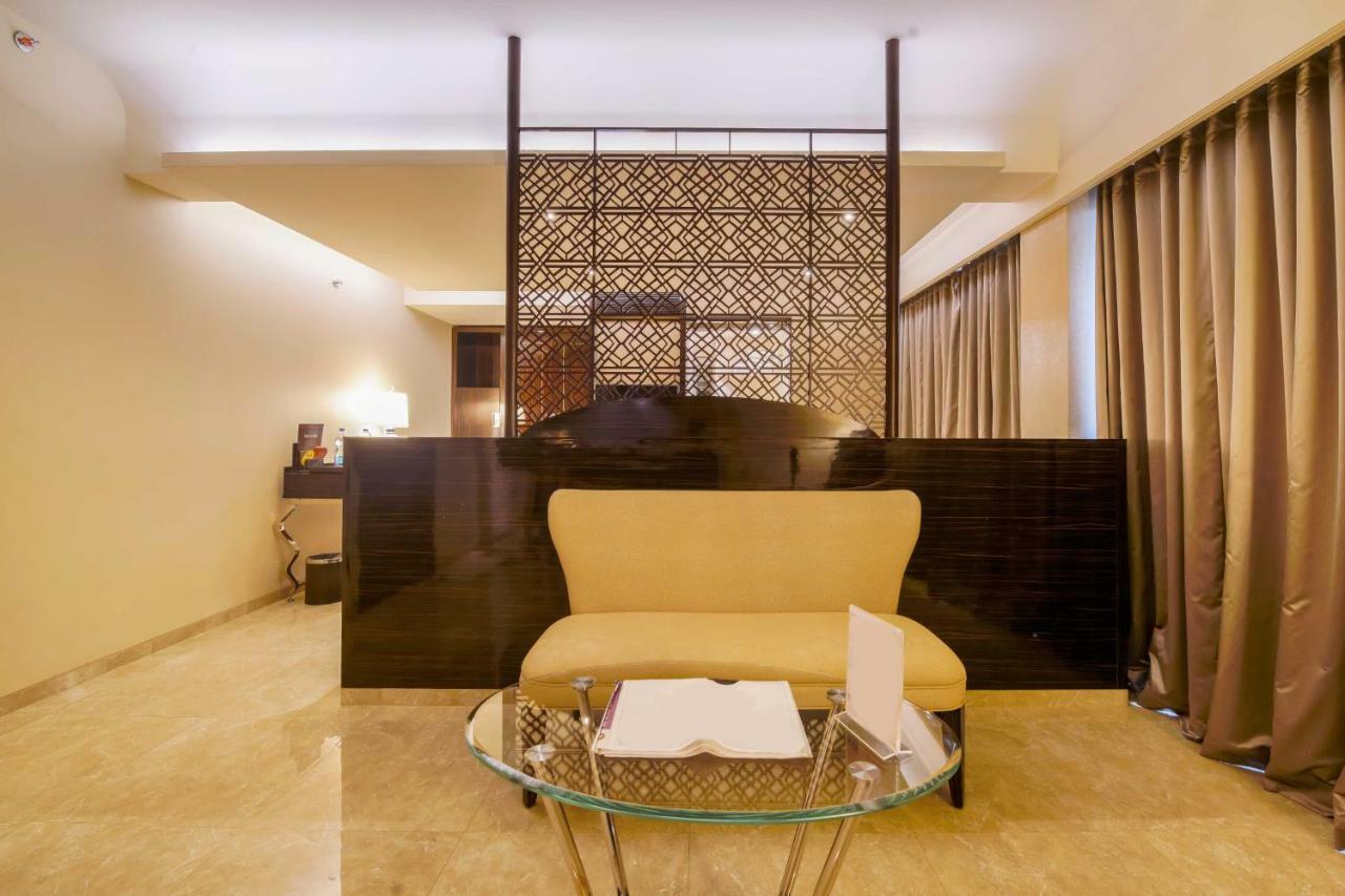 Sai Palace Grand, Malad Mumbai Kültér fotó