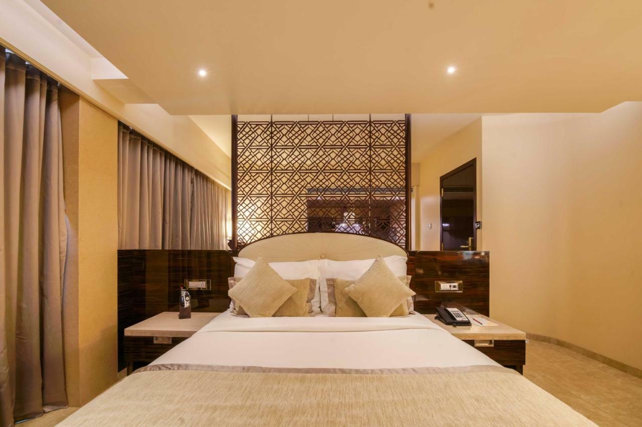Sai Palace Grand, Malad Mumbai Kültér fotó
