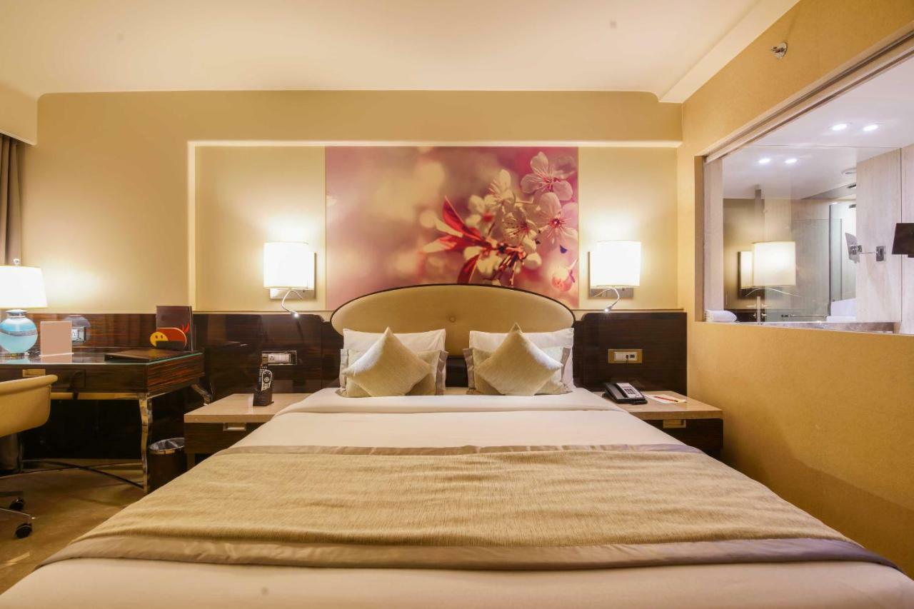 Sai Palace Grand, Malad Mumbai Kültér fotó