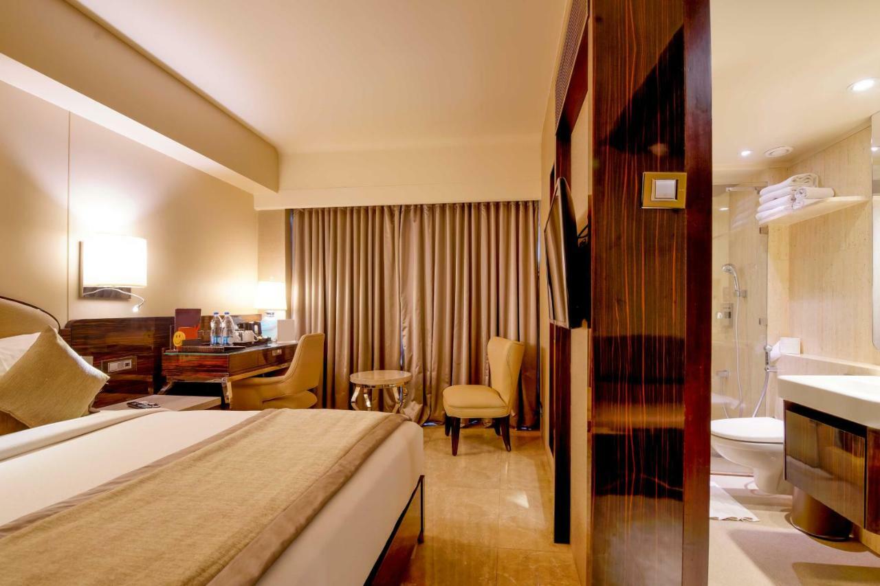 Sai Palace Grand, Malad Mumbai Kültér fotó